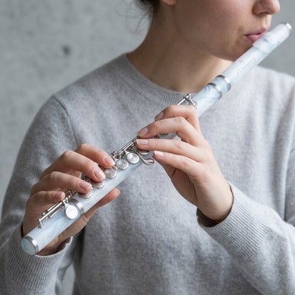 FLINNPER Arctic Frost Concert Flute – Translucent Swirl Acrylic Body & Brushed Nickel Keywork with Felt Travel Pouch